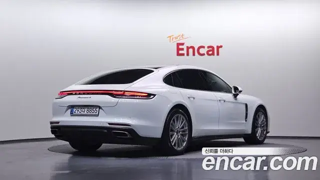 Porsche Panamera 2022 — Photo 18/20