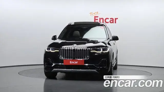 BMW X7 2020 — ფოტო 15/20