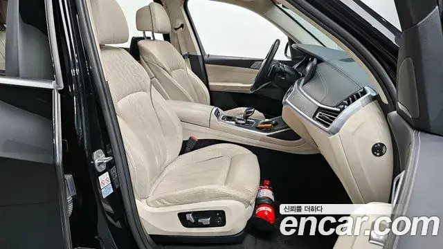 BMW X7 2020 — ფოტო 19/20