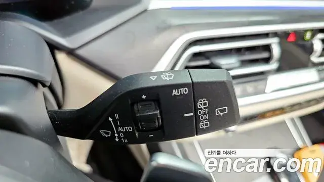 BMW X7 2020 — ფოტო 8/20