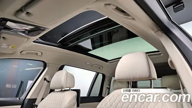 BMW X7 2020 — ფოტო 18/20