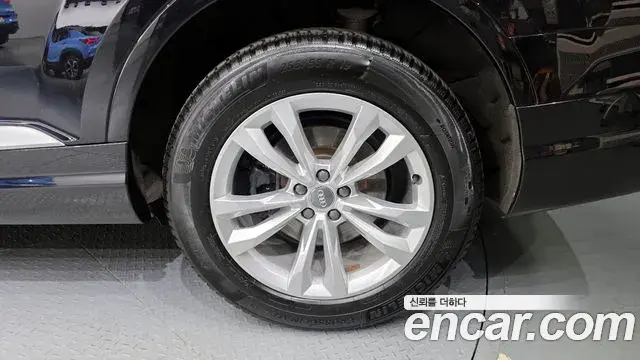 Audi Q7 2019 — Şəkil 5/20