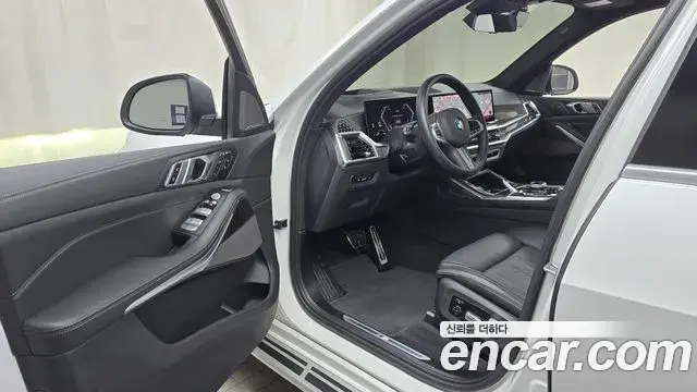 BMW X7 2025 — ფოტო 8/20