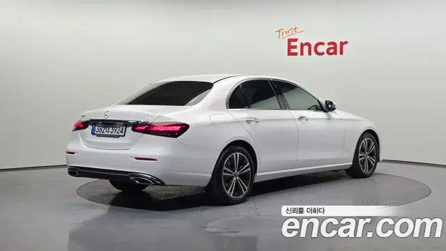 Mercedes-Benz E-Class 2021 — Фото 2/20