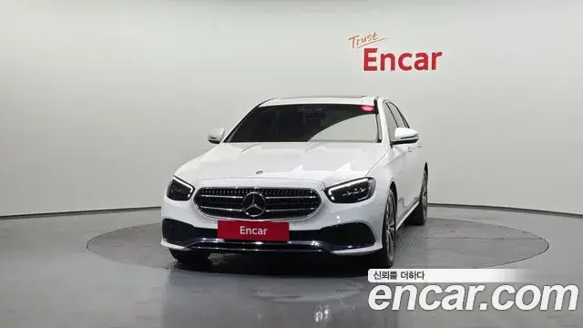 Mercedes-Benz E-Class 2021 — Фото 3/20