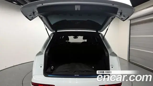 Audi Q7 2023 — Photo 12/20