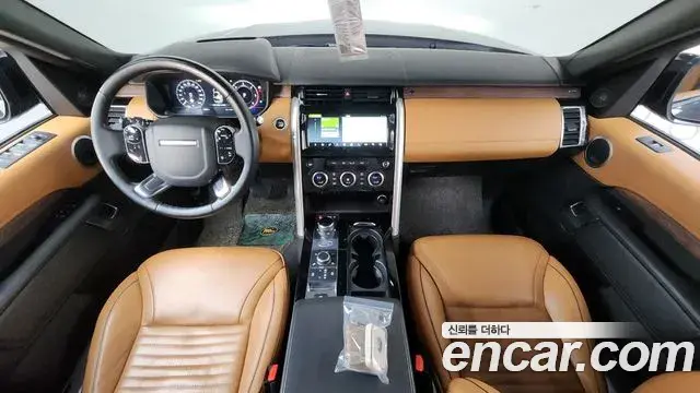 Land Rover Discovery 5 2019 — Photo 19/20