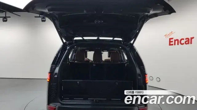 Land Rover Discovery 5 2019 — Photo 5/20
