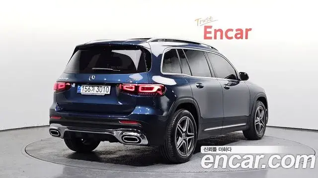 Mercedes-Benz GLB-Class 2023 — Photo 10/20