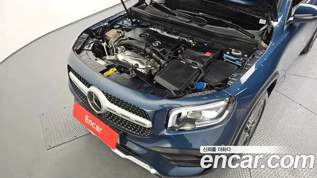Mercedes-Benz GLB-Class 2023 — Photo 9/20