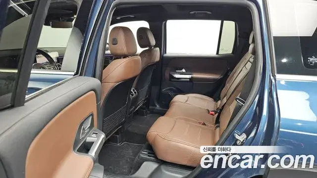 Mercedes-Benz GLB-Class 2023 — Photo 4/20