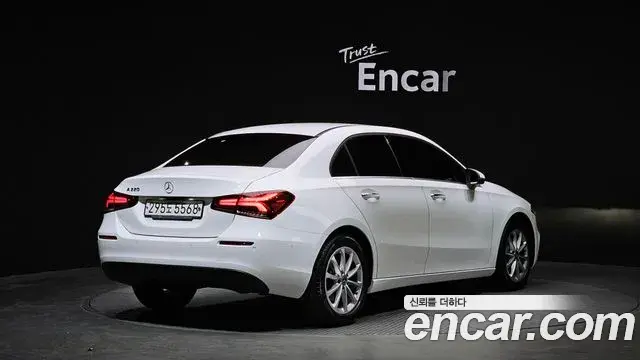 Mercedes-Benz A-Class 2020 — Photo 8/20
