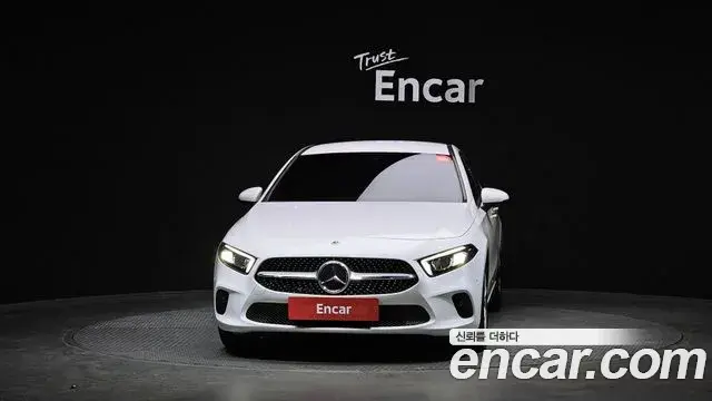 Mercedes-Benz A-Class 2020 — Photo 15/20