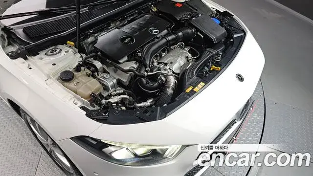 Mercedes-Benz A-Class 2020 — Photo 7/20