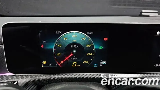 Mercedes-Benz A-Class 2020 — Photo 9/20