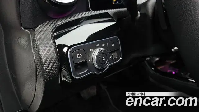 Mercedes-Benz A-Class 2020 — Photo 17/20