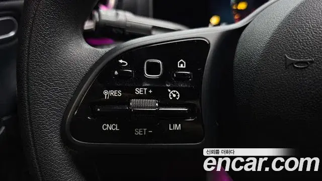 Mercedes-Benz A-Class 2020 — Photo 13/20