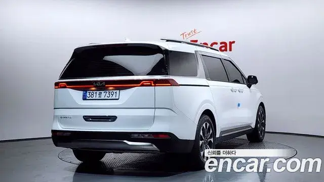 Kia Carnival 2021 — Фото 2/20