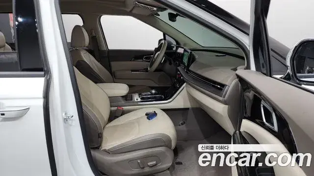 Kia Carnival 2021 — Фото 11/20