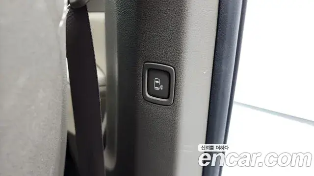 Kia Carnival 2021 — Фото 17/20