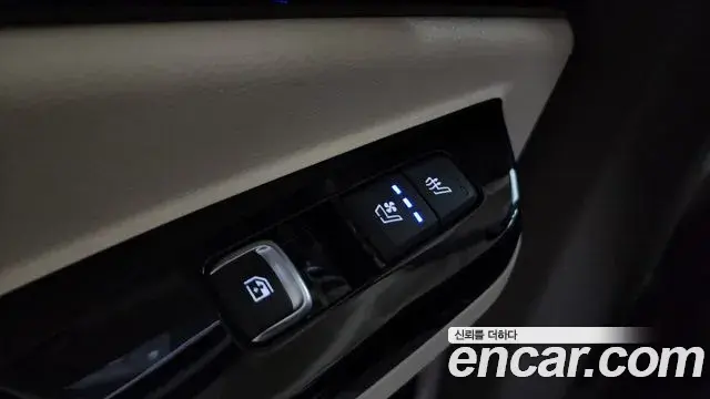 Kia Carnival 2021 — Фото 19/20