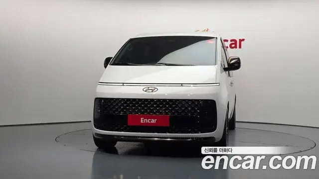 Hyundai Staria 2021 — Фото 3/20