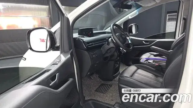 Hyundai Staria 2021 — Фото 10/20