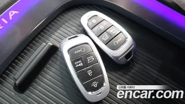 Hyundai Staria 2021 — Фото 18/20