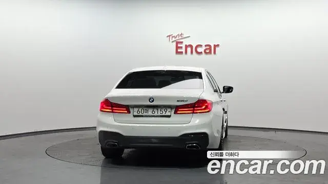 BMW 5 Series 2019 — ფოტო 19/20