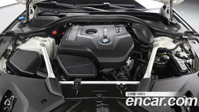 BMW 5 Series 2019 — ფოტო 14/20