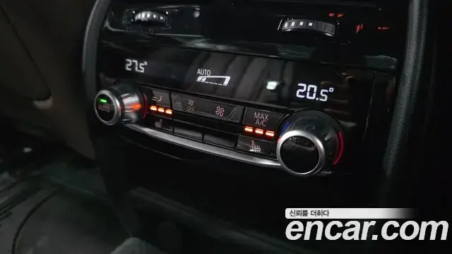 BMW 5 Series 2019 — ფოტო 8/20