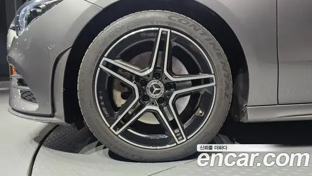Mercedes-Benz CLA-Class 2022 — Şəkil 14/20