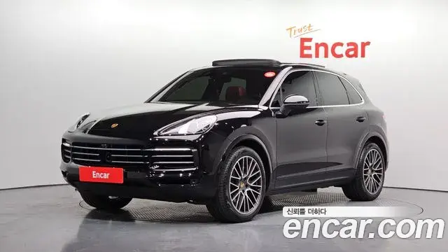 Porsche Cayenne 2023 — ფოტო 4/20
