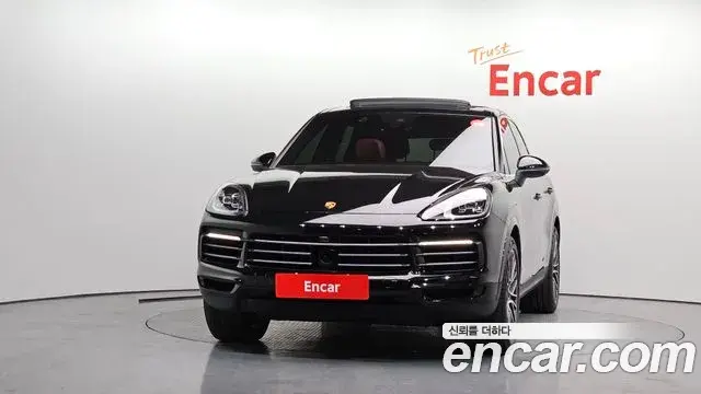Porsche Cayenne 2023 — ფოტო 16/20
