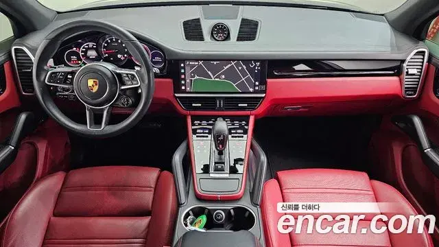 Porsche Cayenne 2023 — ფოტო 14/20