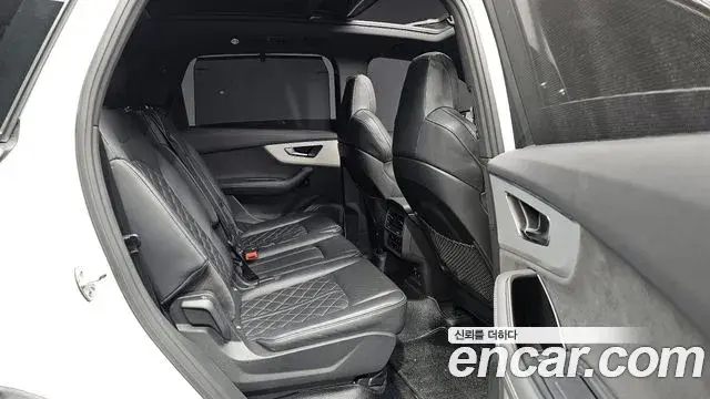 Audi Q7 2023 — Şəkil 16/20