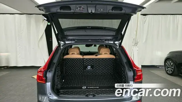 Volvo XC60 2020 — Photo 5/20