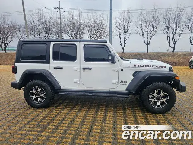 Jeep Wrangler 2022 — ფოტო 18/18