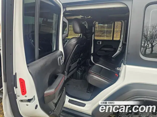 Jeep Wrangler 2022 — ფოტო 4/18