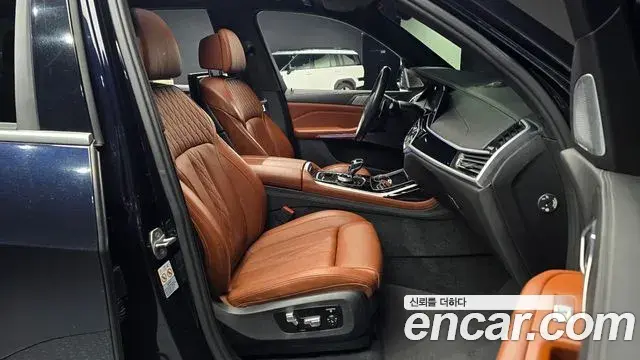 BMW X7 2020 — Photo 19/20