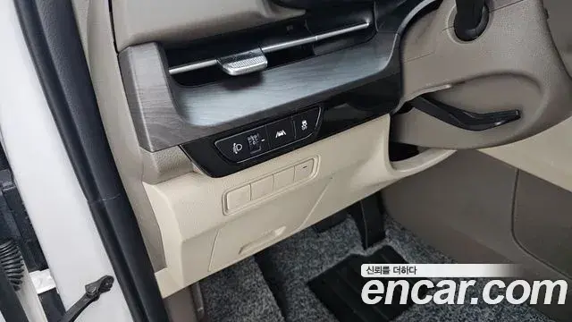 Kia Carnival 2022 — Фото 17/20