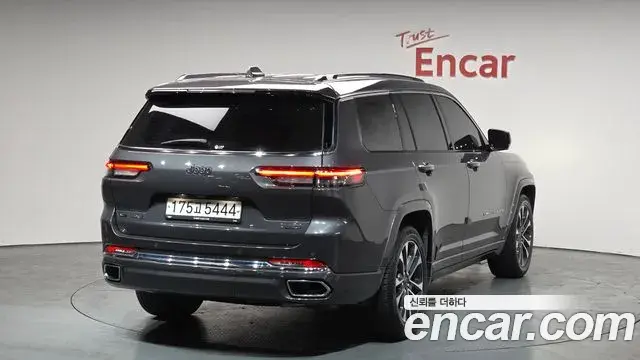 Jeep Grand Cherokee 2022 — ფოტო 4/20