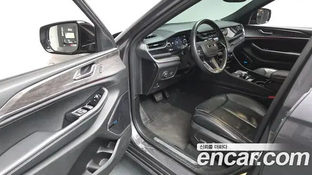 Jeep Grand Cherokee 2022 — ფოტო 9/20