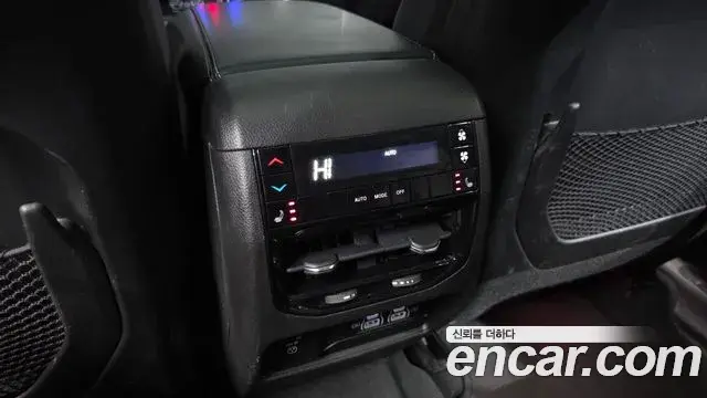 Jeep Grand Cherokee 2022 — ფოტო 2/20