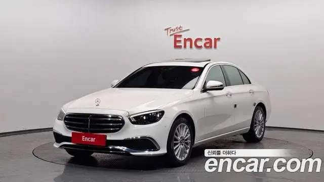 Mercedes-Benz E-Class 2020 — Фото 1/20