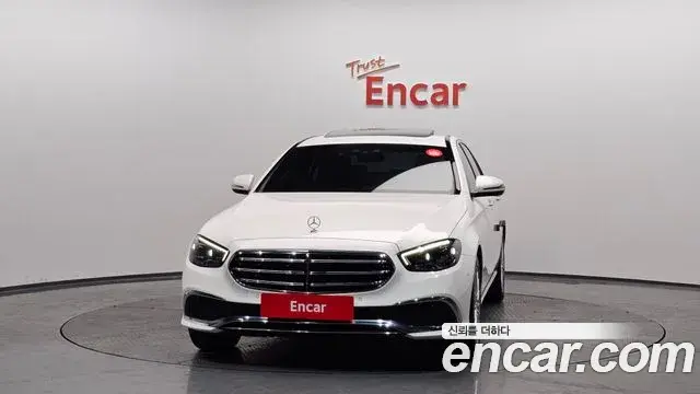 Mercedes-Benz E-Class 2020 — Фото 3/20