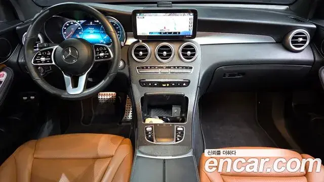 Mercedes-Benz GLC-Class 2020 — Photo 15/20