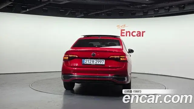 Volkswagen Jetta 2024 — ფოტო 2/20