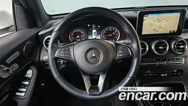 Mercedes-Benz GLC-Class 2019 — ფოტო 13/20