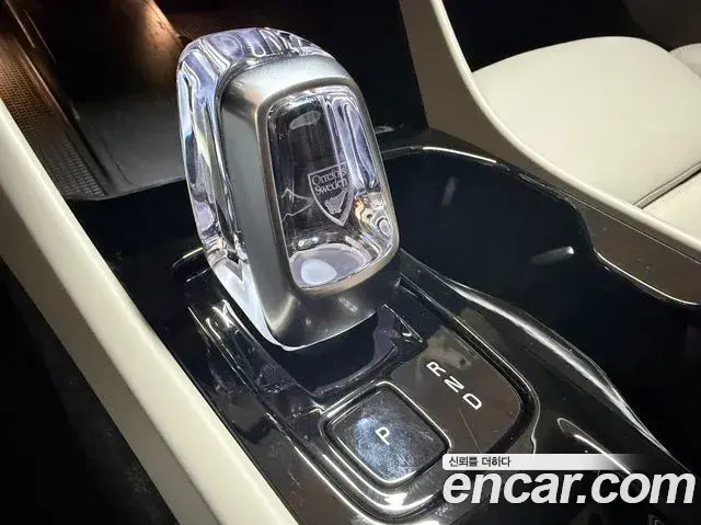 Volvo XC40 2025 — Şəkil 17/17